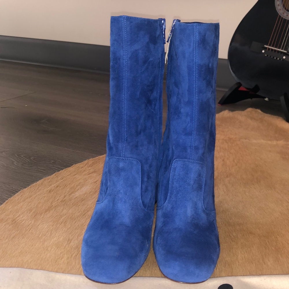 Brand new suede booties by lautre chose. Soft calf blue ankle boots with zipper